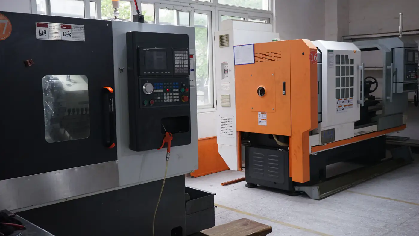 CNC turning equipment on the HERUIYUN manufacturing floor