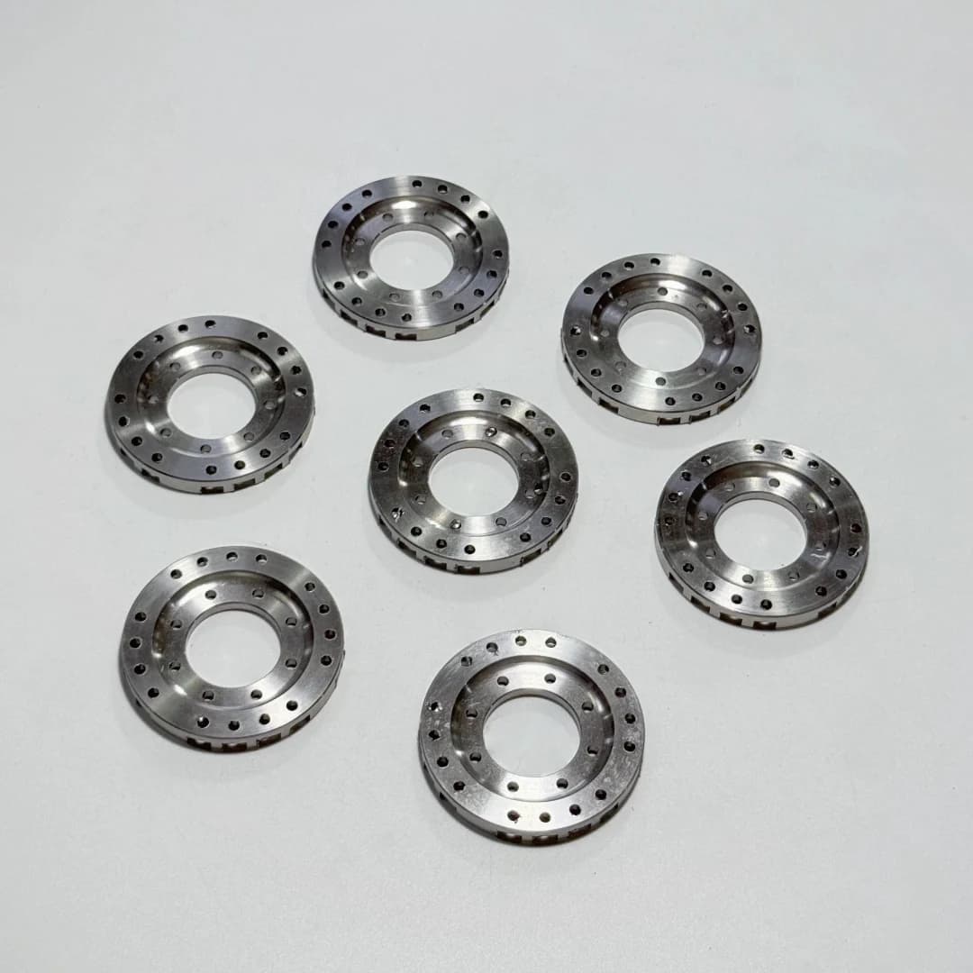Batch of precision 304 stainless steel vacuum flanges